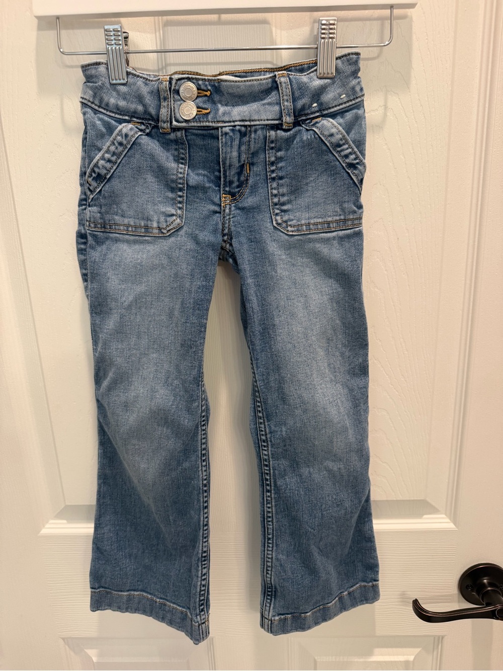 Abercrombie Kids Low Rise Bootcut Jeans Size 5/6 Regular Medium Wash girls denim
